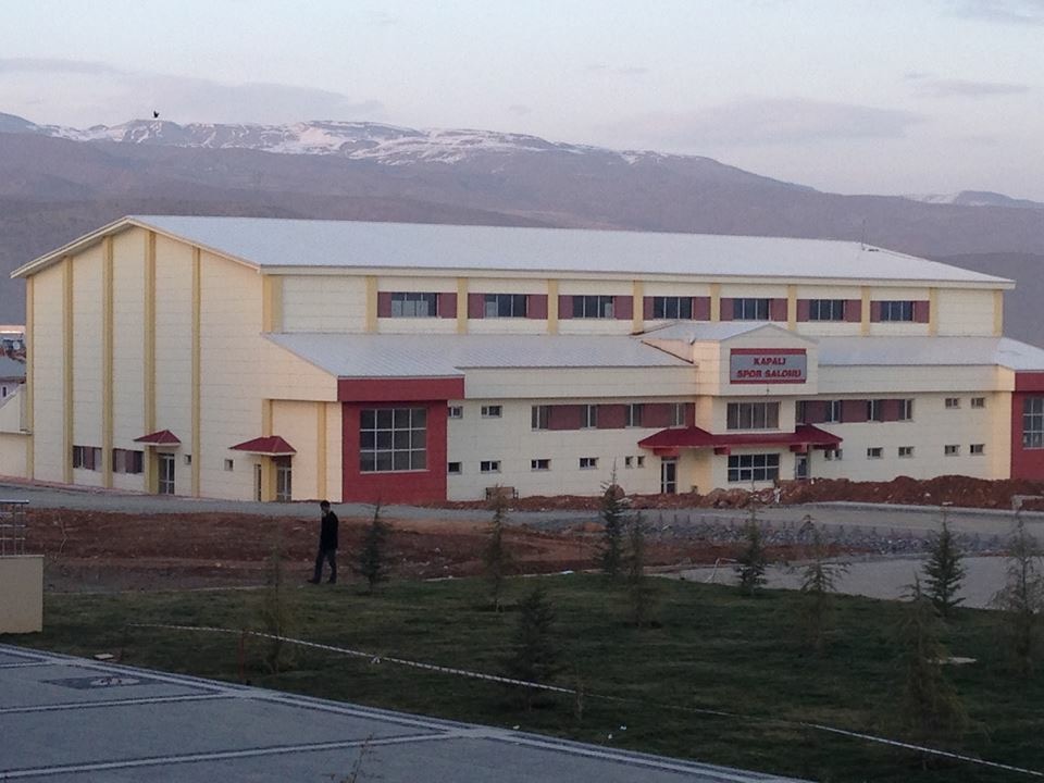 Bingöl Üniversitesi Rektörlüğü 1000 Kişilik Kapalı Spor Salonu Ve Çevre Düzenlemesi İşi